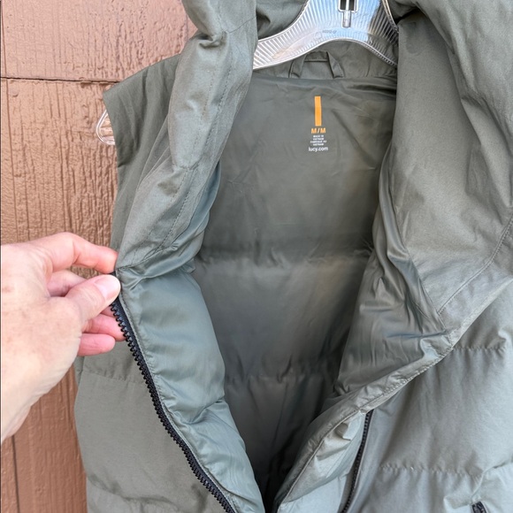 Lucy Puffer Vest with Zipper Pockets - Picture 3 of 6